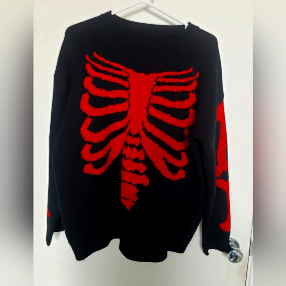 Woman's wool shein skull sweater red and black